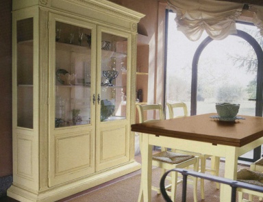 A snack bar with a glazed facade, Tonin casa