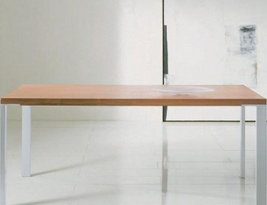 Dining table with metal legs, Tumidei