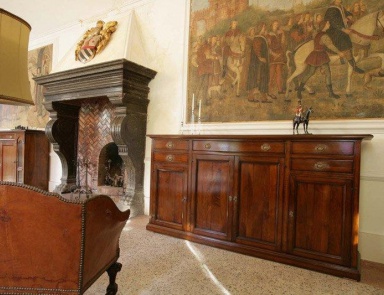 Wooden chest of drawers, Ca' d'oro