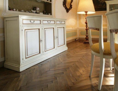 Wooden dresser with three doors, Ca' d'oro