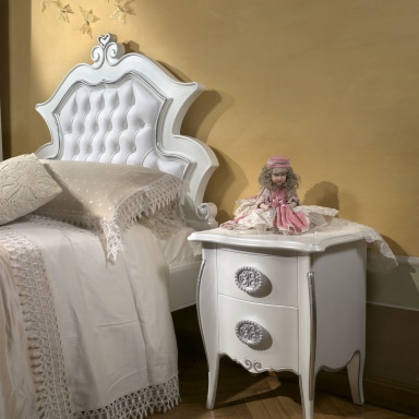 Bedside table in the nursery Arca