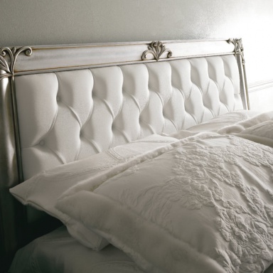 Bed with high headboard Letto Clara