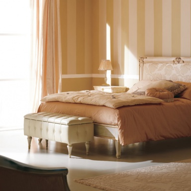 Bed with high headboard Letto Clara