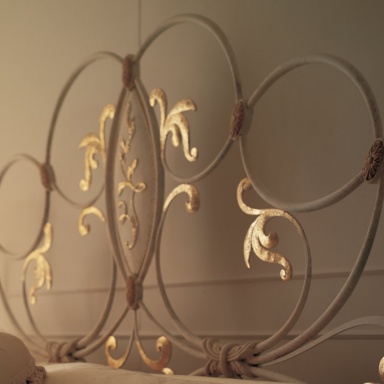 Bed with wrought iron headboard – Letto Tiffany