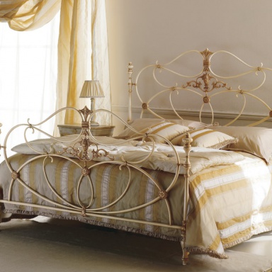 Bed with wrought iron headboard Letto Naxos