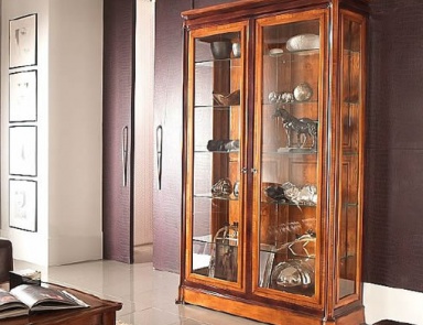 Showcase with glass facade, Stella Del Mobile