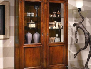 Showcase with glass facade, Stella Del Mobile