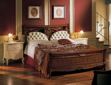 Double bed with upholstered headboard, at the stilema stand