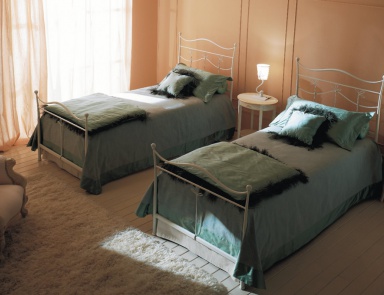 Bed with wrought iron headboard Letto Dolly, Millenotti - Corte Zari