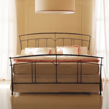 Bed with wrought iron headboard Letto Magda