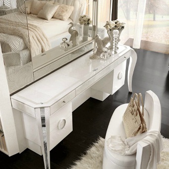 Dressing table