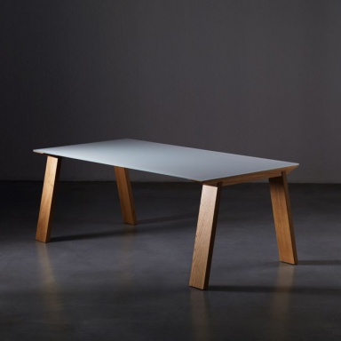 Artu dining table