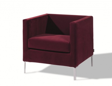 A chair made of wood, filled with polyurethane foam and legs made of aluminum Giglio, Arketipo