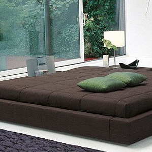 Bed squaring trait isola