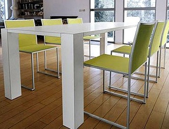 The Chair Wow, Tonon