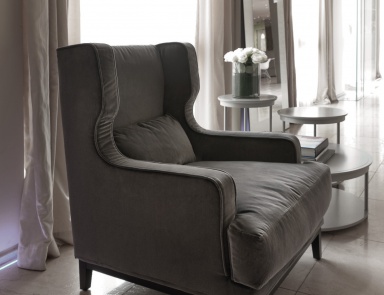 The high-backed chair, Camille - Porada