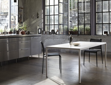 Dining table, Desalto