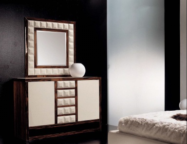 A Chest Of Drawers Dali, Formerin