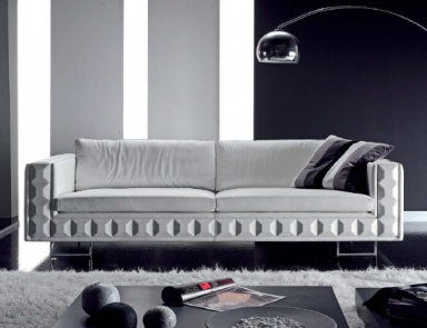 The Sofa Is My Land, Formerin