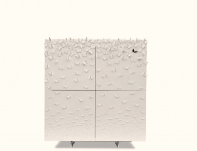 The Cabinet design on high legs, Capo D' Opera