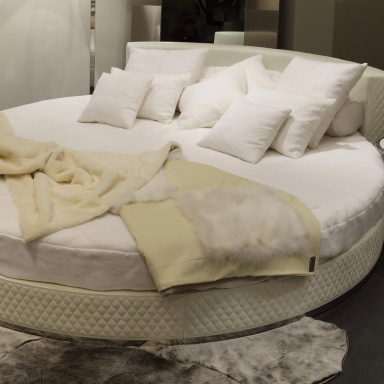 Round bed Venus