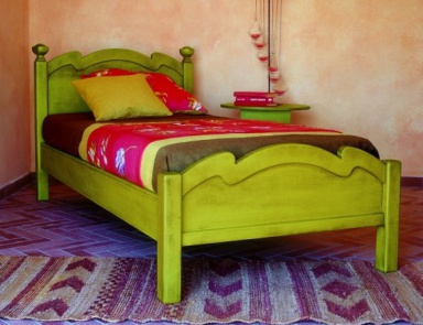 Bed with headboard, De Baggis