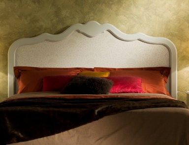 Bed with headboard, De Baggis