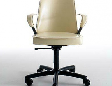 The Luna Chair, Fasem