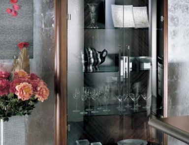 Showcase with metal legs, Giorgio Collection