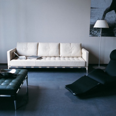 The 241 PRIVE sofa
