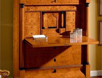 A Secretary, Colombo Mobili