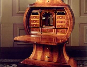 A Secretary, Colombo Mobili