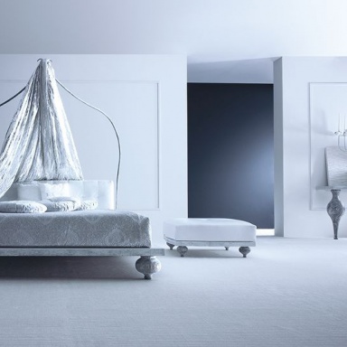 A four-poster bed Agadir