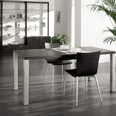 Valencia dining table