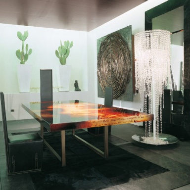 Decoro dining table