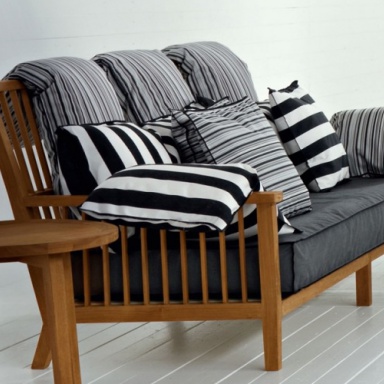 InOut 703 Sofa