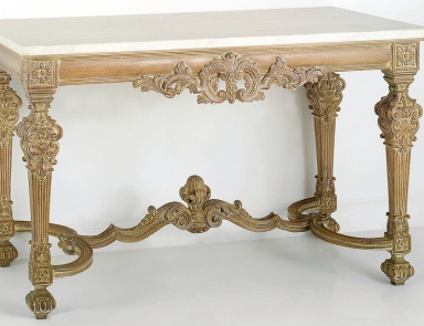 The console is made of solid wood on figured legs, Chelini