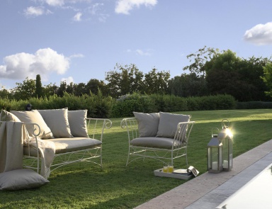 The Bahamas Sofa, Cantori