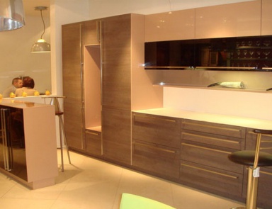 423 Madrid Kitchen, Bauformat