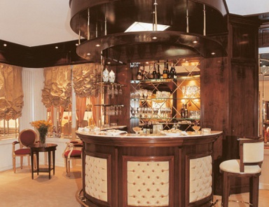 A bar with a round bar, Bucalossi Nello Arreda