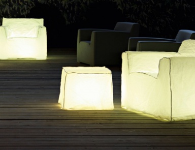 The armchair InOut 101 101L, Gervasoni