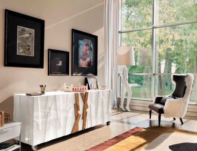 A chest of drawers on wheels, Bizzotto