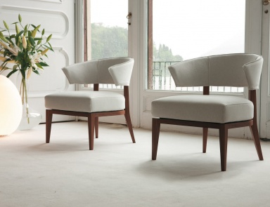 Armchair made of walnut wood with upholstered seat Lenie, Porada