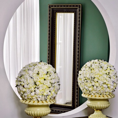 The decorative element Roses Ball