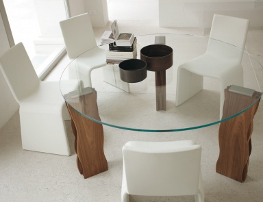 Dining table on wooden legs Samburu, Porada