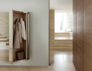 The mirror in the Camper frame made of solid wood, Porada