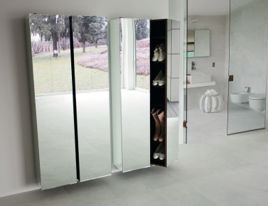 Girilla mirror in a frame of solid wood, Porada