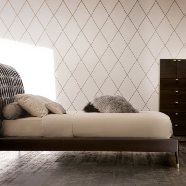 The Iris Bed Classic