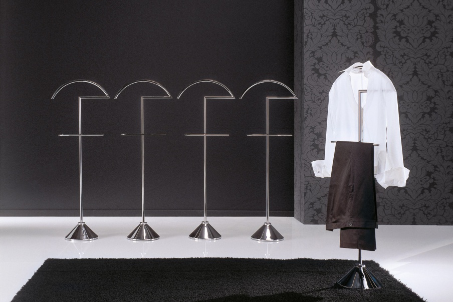 The hanger Clip is made of chrome steel, Porada - Luxury furniture MR