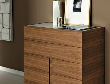 The Novella sideboard made of solid wood, Porada
